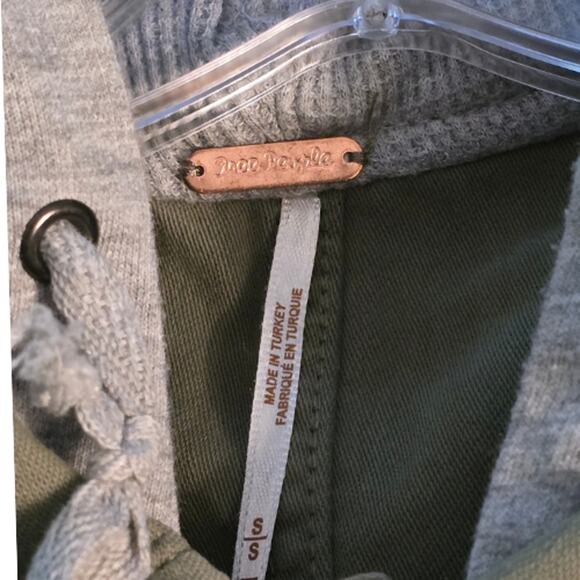 Free People Weekend Wanderer Distressed Green Hooded Jacket – Size Small - Picture 3 of 4